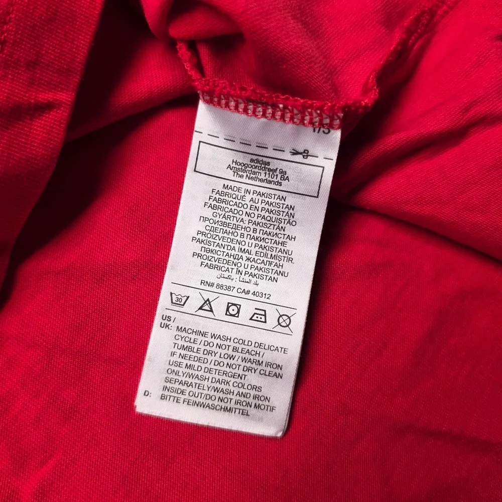 Adidas Originals Asymmetric Sleeve 3-Stripes Boxy Tee Red Black Trefoil XL